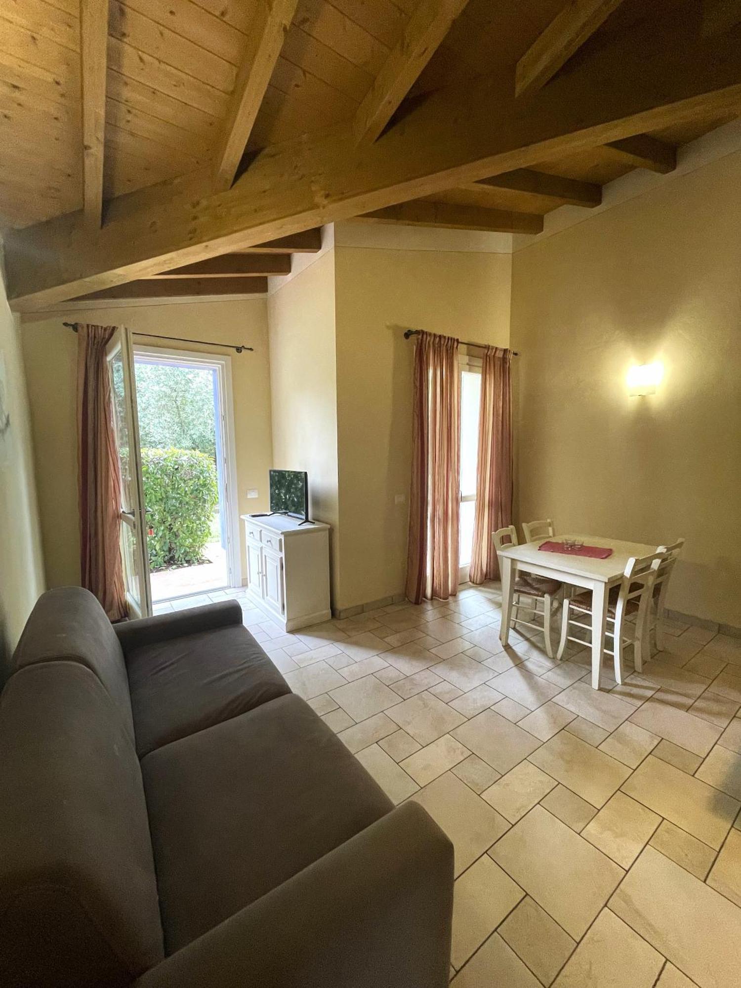 Appartamenti Il Ruscello Manerba del Garda Pokoj fotografie